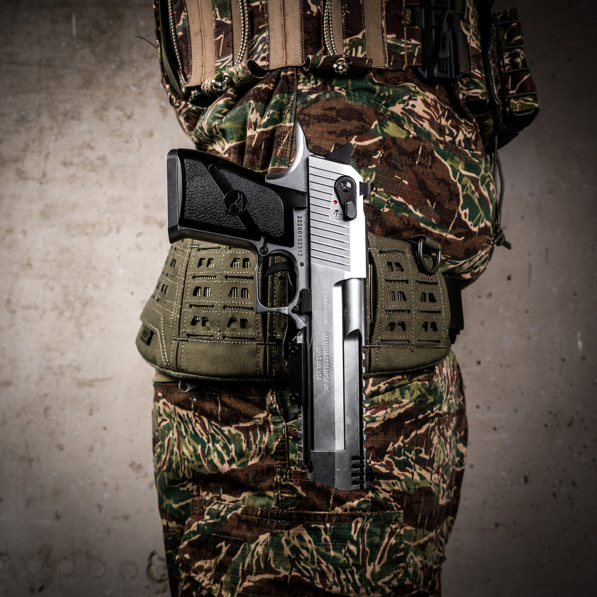 Adjustable Universal Holster Adapter – Pistol